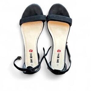 Hot Kiss Black Heels Elegant and Versatile